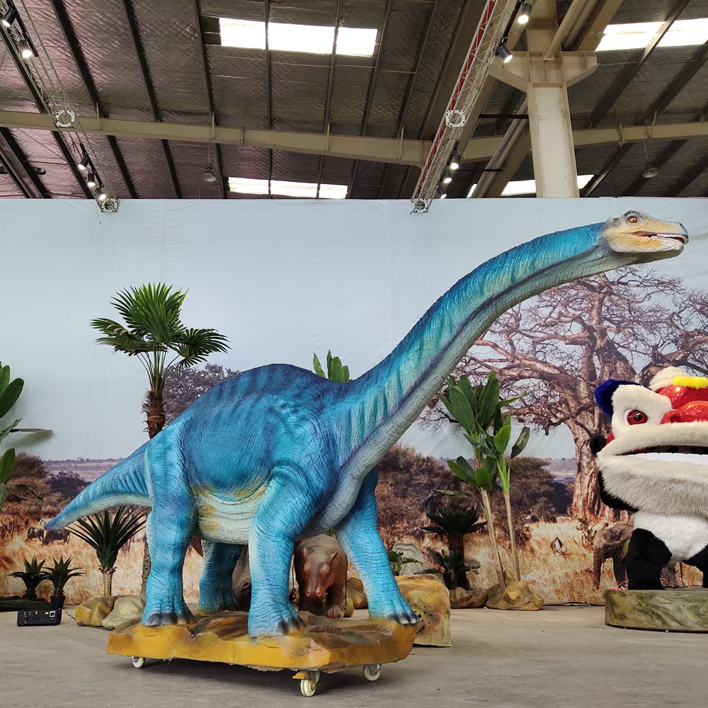Simulasi Tinggi Dinosaurus Robotic Handmade Di Thailand