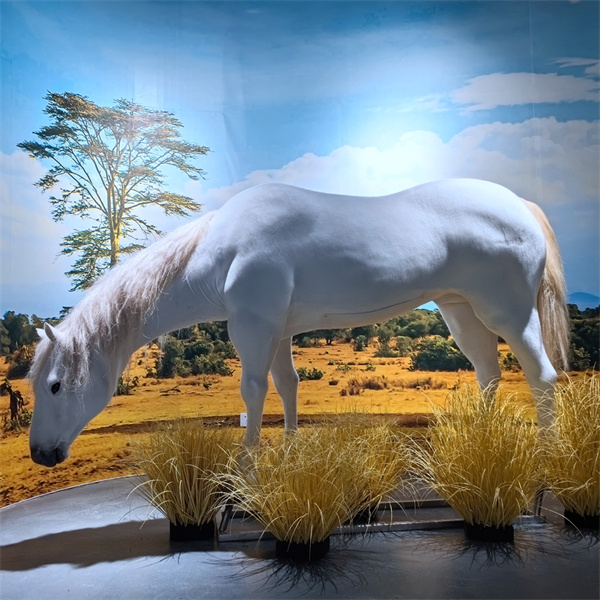 Modèle animatronique de faux cheval